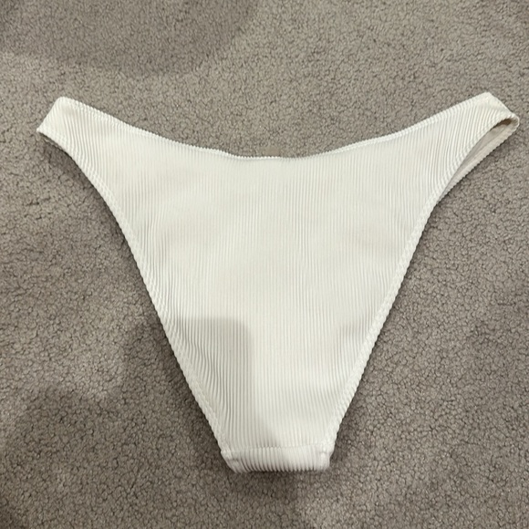 White bikini bottom - Picture 2 of 3